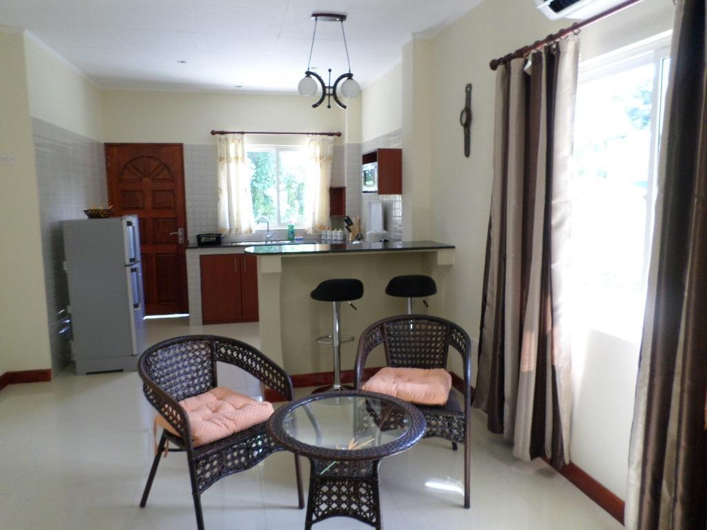 Precious C Apartman *